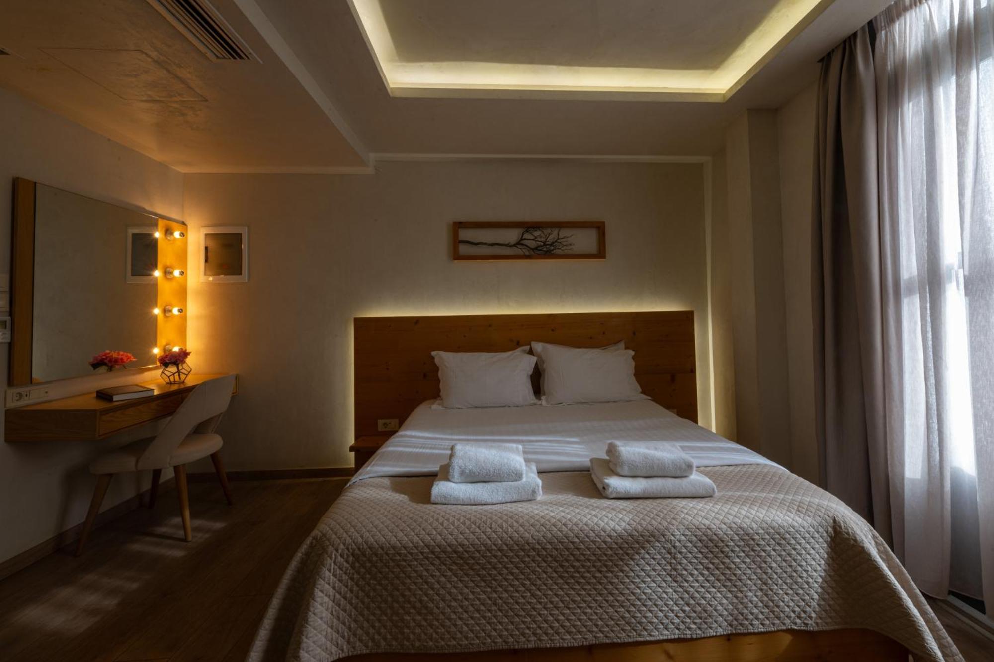 Panellinion Luxury Rooms Kalamata Exterior photo