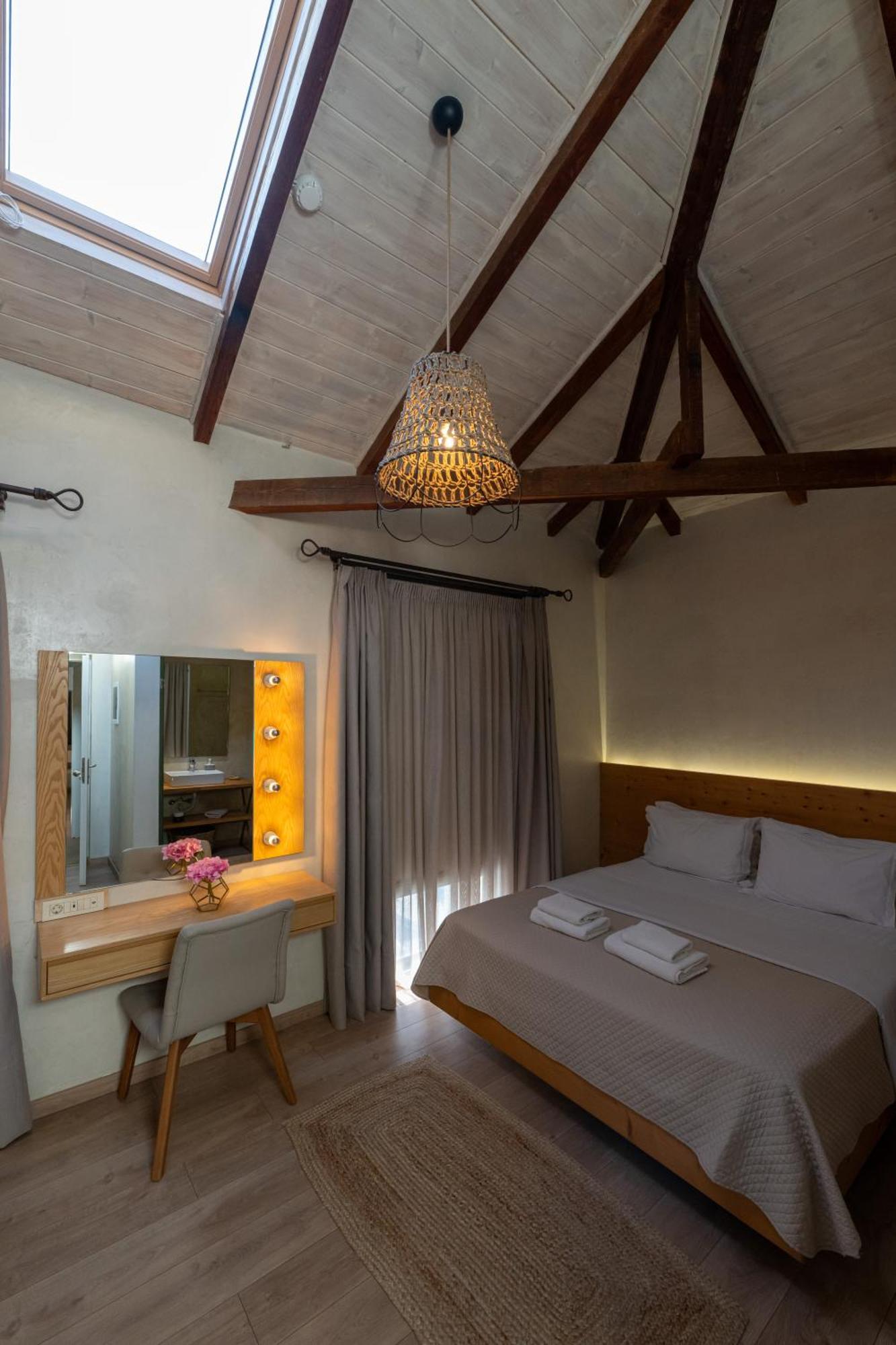 Panellinion Luxury Rooms Kalamata Exterior photo
