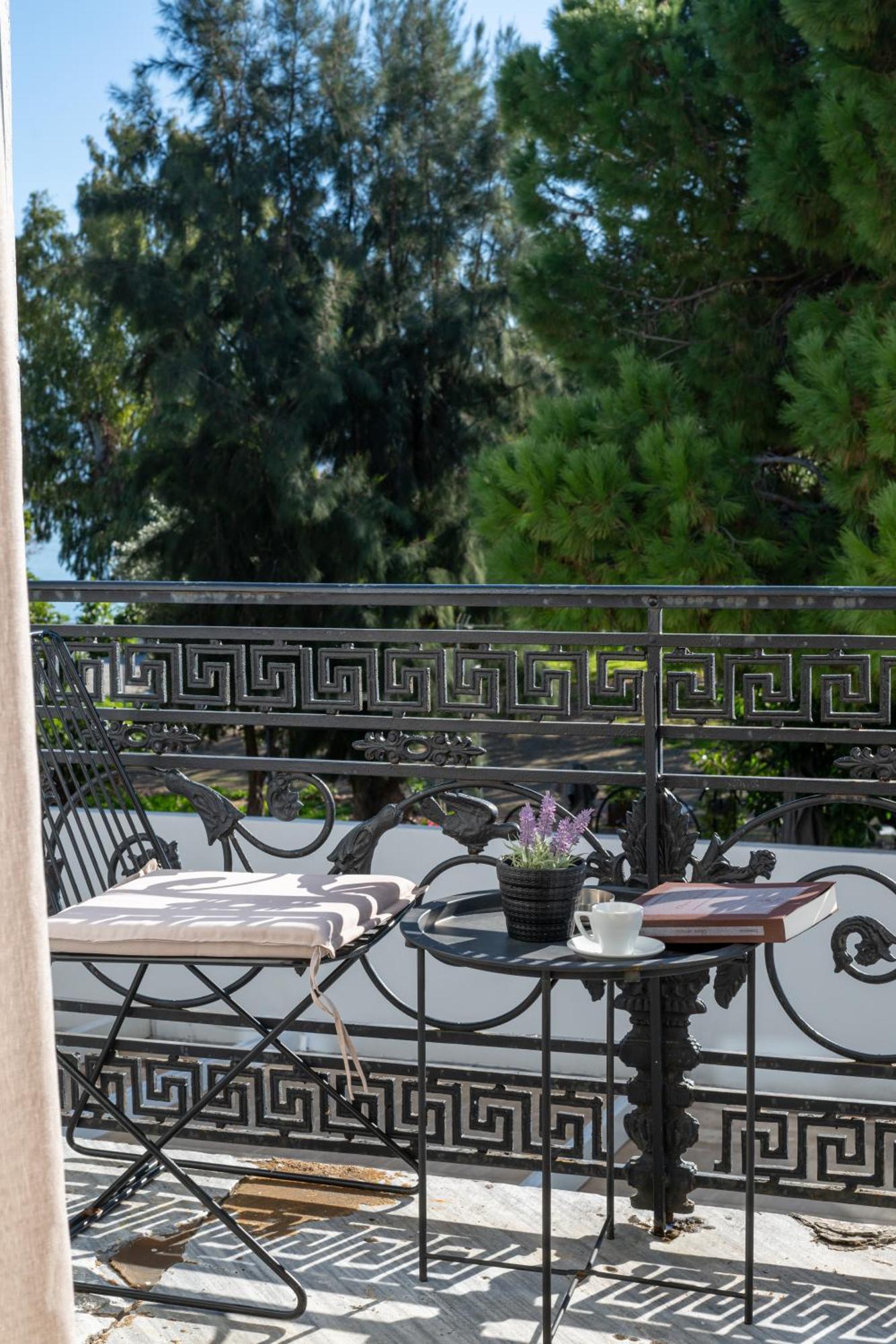 Panellinion Luxury Rooms Kalamata Exterior photo
